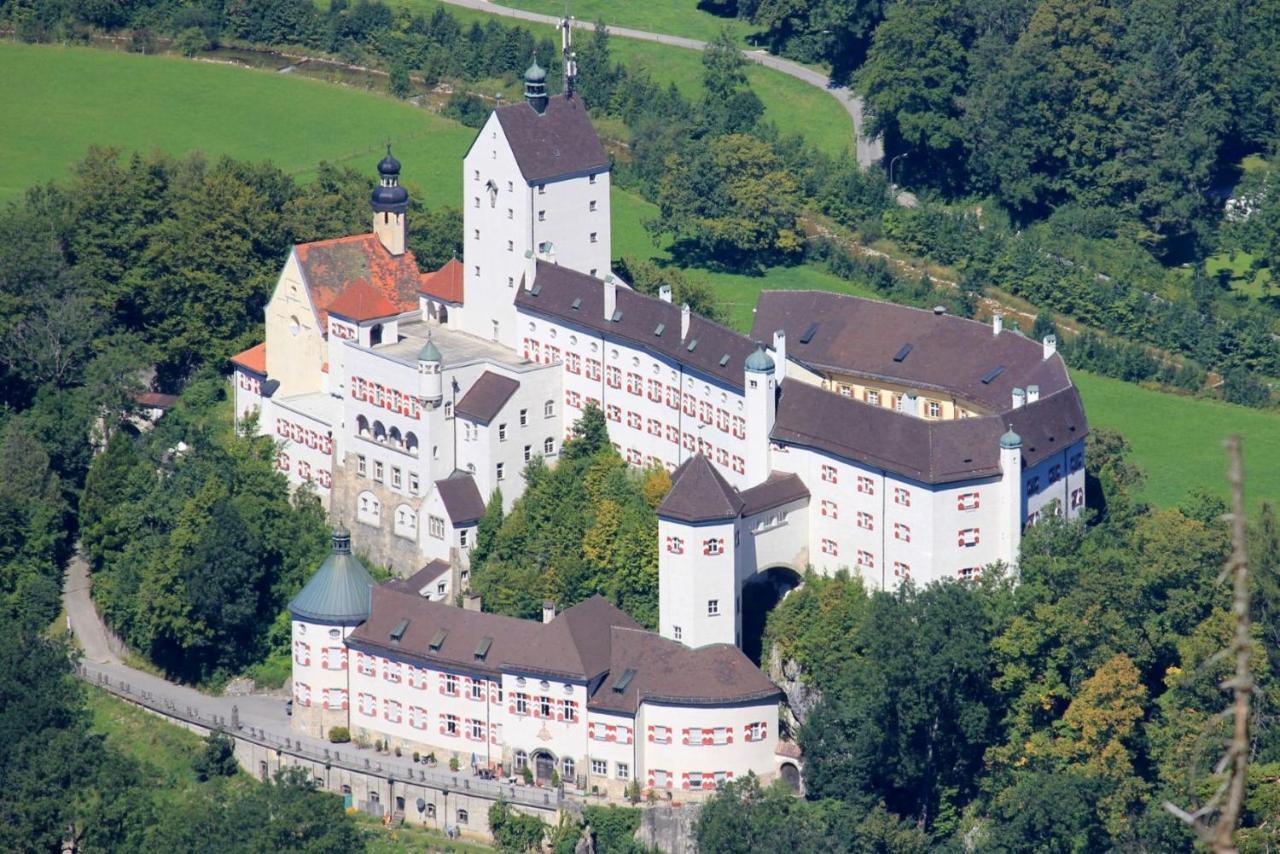 Top-Appartement Direkt An Der Kampenwandbahn Ашау-им-Химгау Экстерьер фото